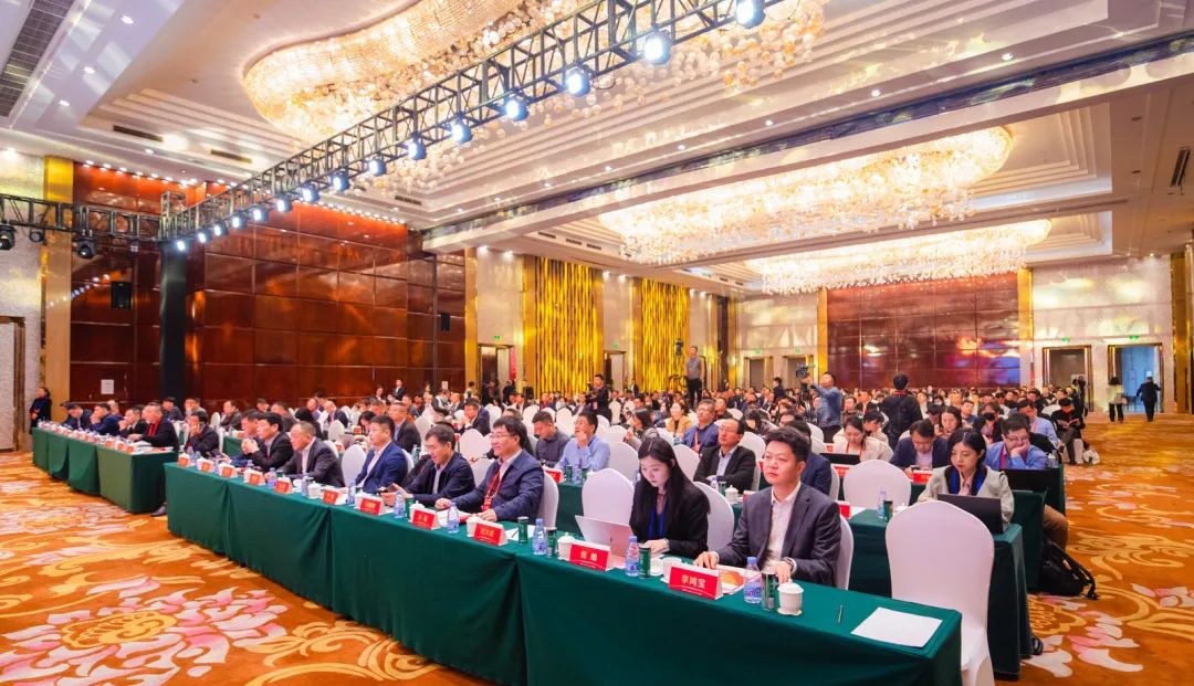 時(shí)在中春 鏈蘊(yùn)生機(jī)丨伯俊受邀亮相第一屆中國酒類物流供應(yīng)鏈產(chǎn)業(yè)年會